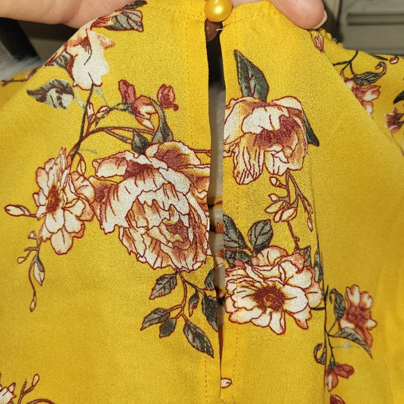 NWT Yellow blouse - Picture 7 of 7